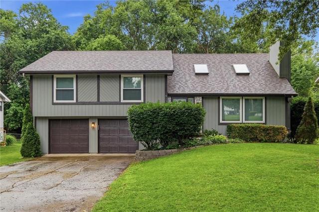 9131 Acuff Ln, Lenexa, KS 66215