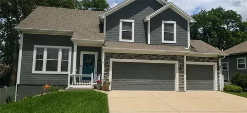 11450 Yecker Ave, Kansas City, KS 66109