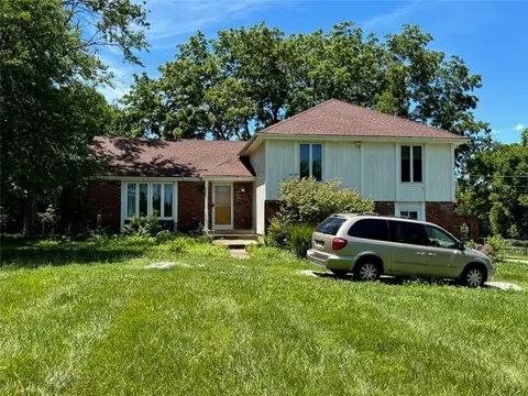 18308 S 18306 S State Route D Hwy, Belton, MO 64012