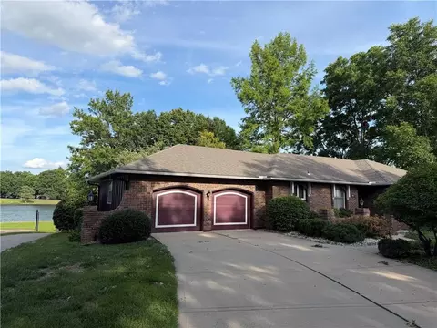 403 S Silver Top Ln, Raymore, MO 64083