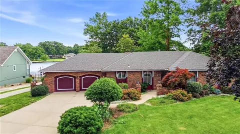 403 S Silver Top Ln, Raymore, MO 64083