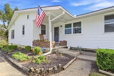 33655 Hillcrest St, De Soto, KS 66018