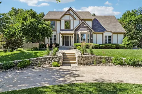 12748 Cody St, Overland Park, KS 66213