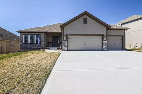 10308 N Corrington Ave, Kansas City, MO 64156