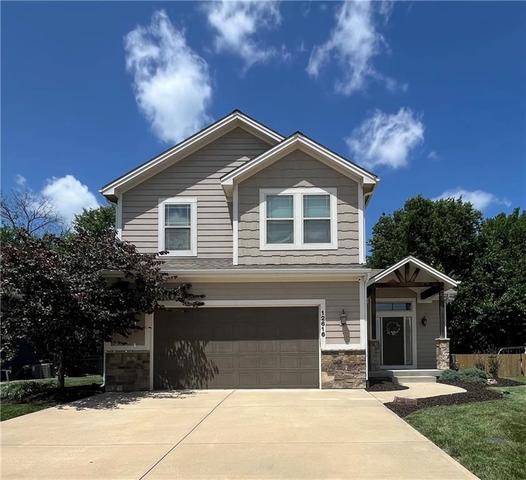 12616 Charlotte St, Kansas City, MO 64146