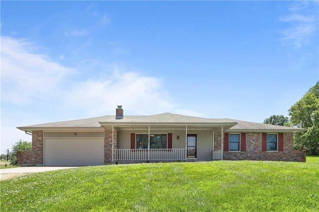 8 NW 515 Rd, Warrensburg, MO 64093