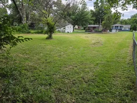 16204 E Independence Ave, Independence, MO 64050