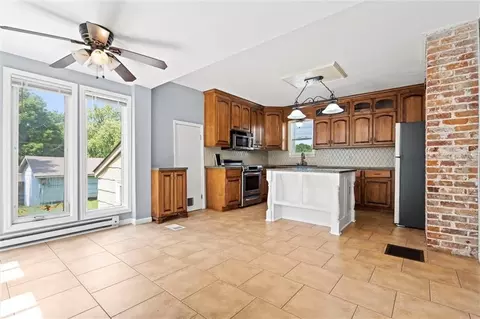 1000 S Broadway St, Leavenworth, KS 66048