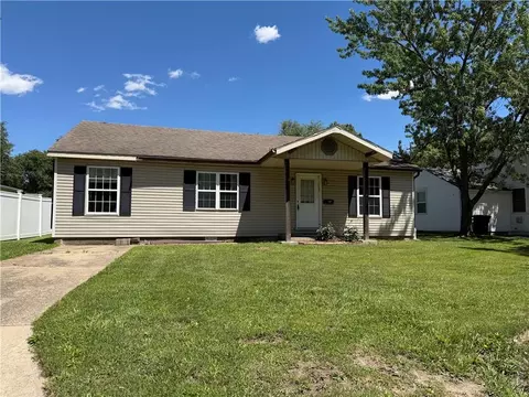 1405 Burnam Rd, Chillicothe, MO 64601
