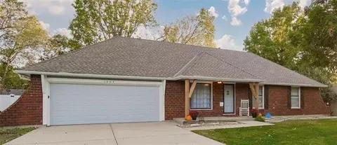 1203 Charles St, Harrisonville, MO 64701