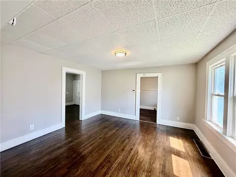 Living - 3209 Mitchell Ave, Saint Joseph, MO 64507 photo 5 of 5