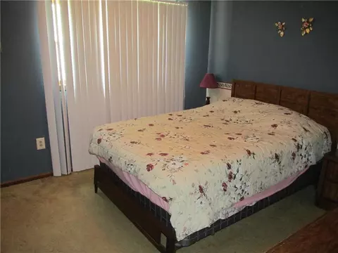 Bedroom - 214 W 7th St, Cameron, MO 64429 photo 4 of 6