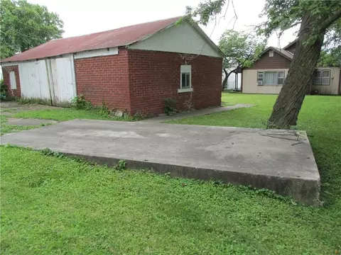 Exterior - 214 W 7th St, Cameron, MO 64429 photo 10 of 10