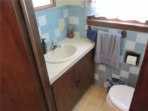 Bath - 214 W 7th St, Cameron, MO 64429 photo 3 of 4