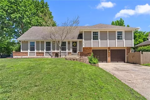 1600 SW 24th St, Blue Springs, MO 64015
