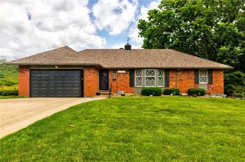 12162 E 39th Ter, Independence, MO 64052