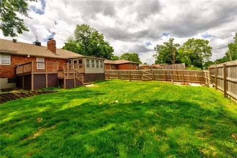 Exterior - 12162 E 39th Ter, Independence, MO 64052 photo 4 of 5
