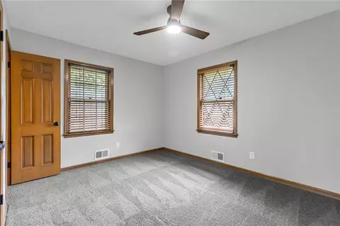 Bedroom - 12162 E 39th Ter, Independence, MO 64052 photo 5 of 6