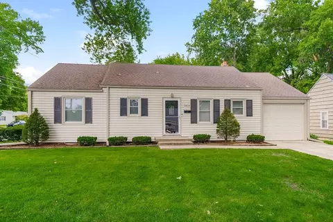 5414 W 72nd Ter, Prairie Village, KS 66208