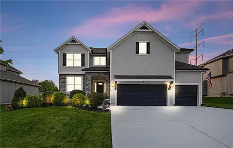20476 W 107 Pl, Olathe, KS 66061