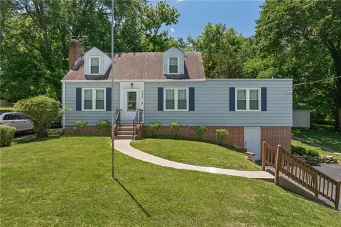 2206 Dewey St, Saint Joseph, MO 64505