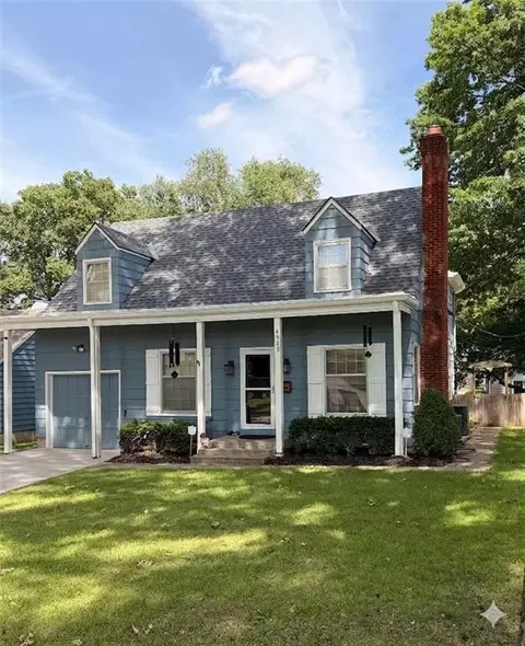 4933 Booth St, Westwood, KS 66205