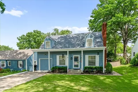 4933 Booth St, Westwood, KS 66205
