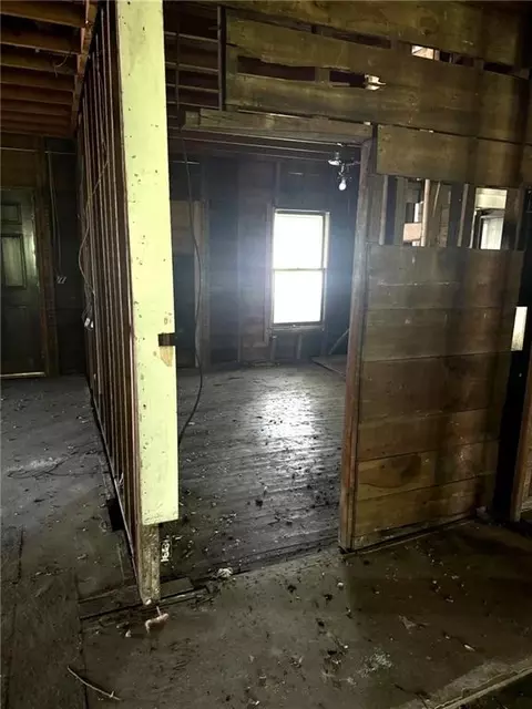 Entry Way - 617 N Houston St, Adrian, MO 64720 photo 5 of 5