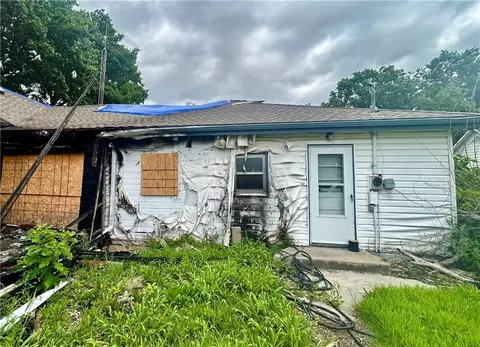 Exterior - 617 N Houston St, Adrian, MO 64720 photo 5 of 8