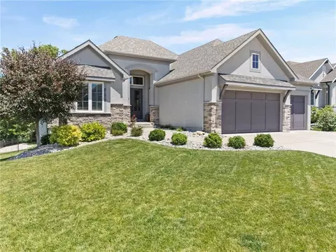 21510 W 45th Ter, Shawnee, KS 66226