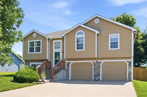 307 Leander St, Eudora, KS 66025