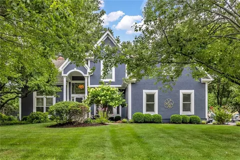 13117 El Monte St, Leawood, KS 66209