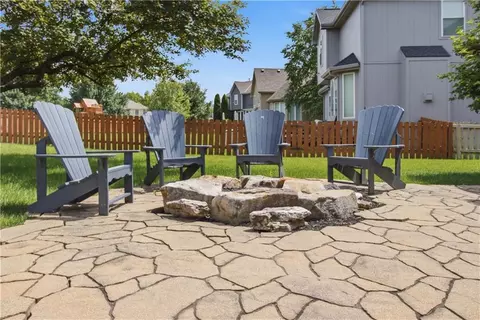 5537 Aminda St, Shawnee, KS 66226