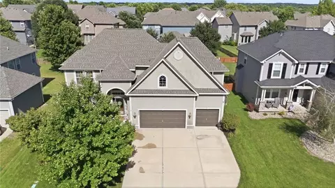 5537 Aminda St, Shawnee, KS 66226