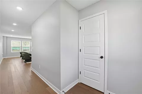 Entry Way - 707 Glenn Cir, Raymore, MO 64083 photo 3 of 5