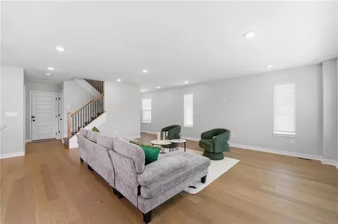 Living - 707 Glenn Cir, Raymore, MO 64083 photo 2 of 4