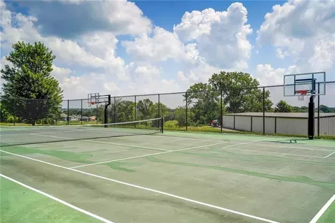 View/Area - 707 Glenn Cir, Raymore, MO 64083 photo 10 of 13