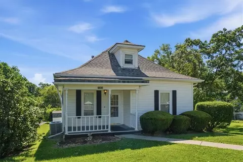 11413 N Main St, Kansas City, MO 64155