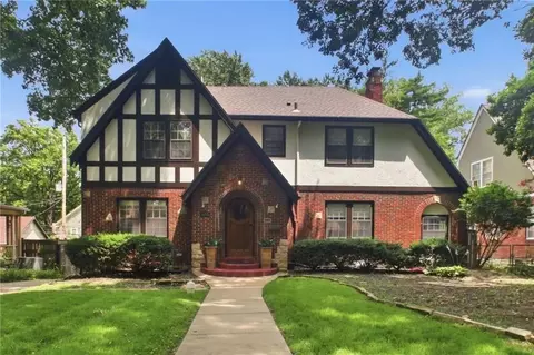 6215 Mcgee St, Kansas City, MO 64113