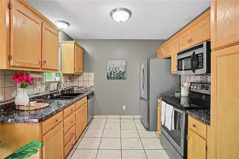 Kitchen - 16415 E 4th St, Independence, MO 64056 photo 3 of 3