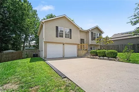 Exterior - 16415 E 4th St, Independence, MO 64056 photo 3 of 9