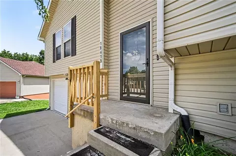 Exterior - 16415 E 4th St, Independence, MO 64056 photo 5 of 9