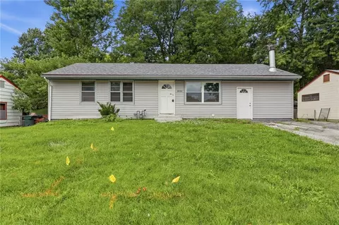 2402 N Liberty St, Independence, MO 64050