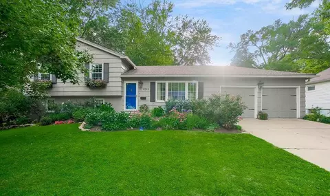 9622 England Dr, Overland Park, KS 66212