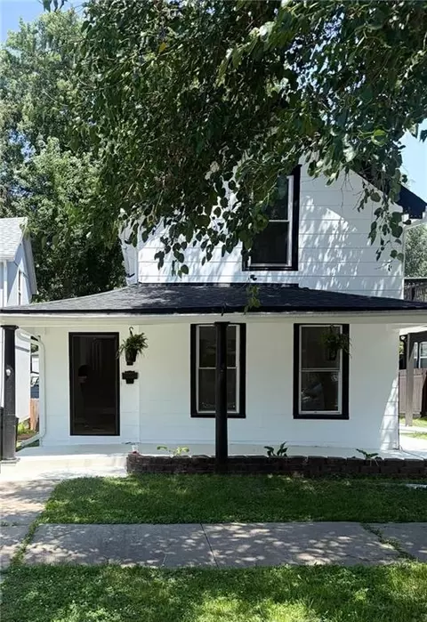 919 4th Ave, Leavenworth, KS 66048