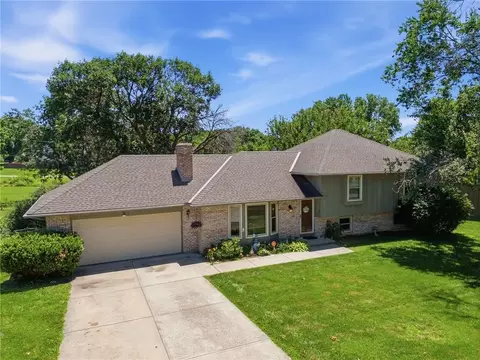 503 S Park Dr, Raymore, MO 64083