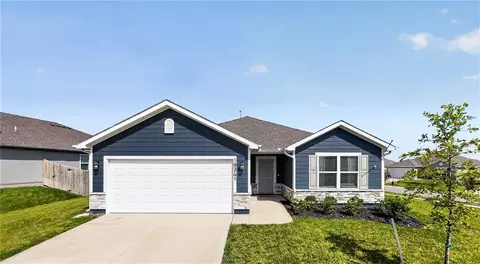 19341 Belford St, Spring Hill, KS 66083