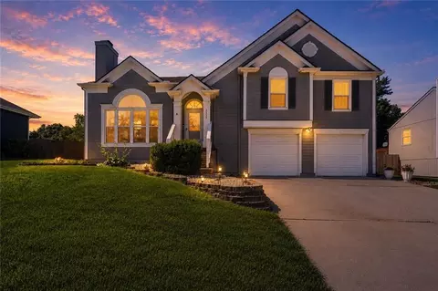 2137 7th St, Lees Summit, MO 64063