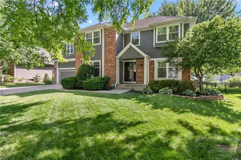 5255 W 129th Ter, Leawood, KS 66209