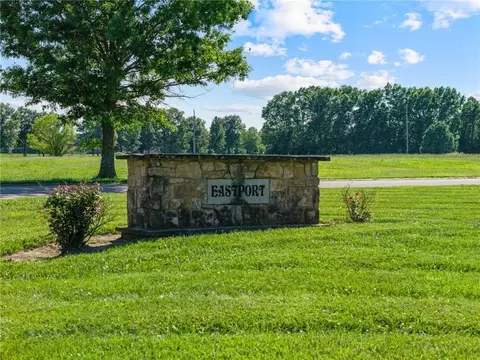 2206 Porter Lane Ln, Pittsburg, KS 66762